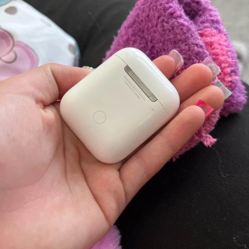 Apple AirPods with Charging Case